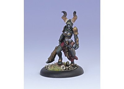 Iron Kingdoms Miniatures: Jhureen Hecatha, Satyxis Raider 