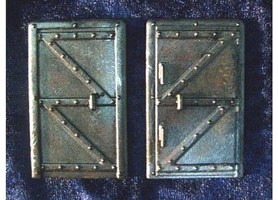 鉄製の扉（表と裏） 