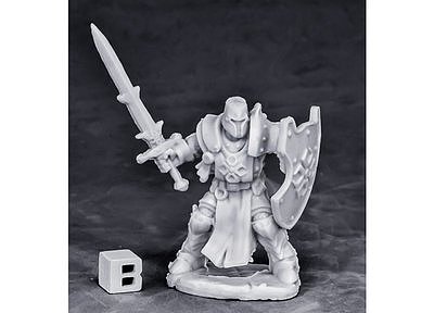 77551: Crusader Swordsman (standing) 