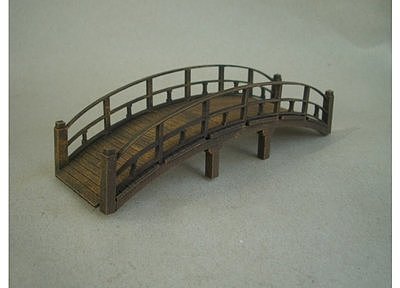 木のアーチ橋 