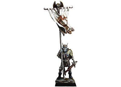 Cyneric, Barrow Knight Banner Bearer 