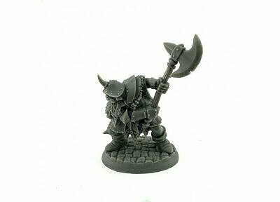 20318 Orc Champion with Axe 